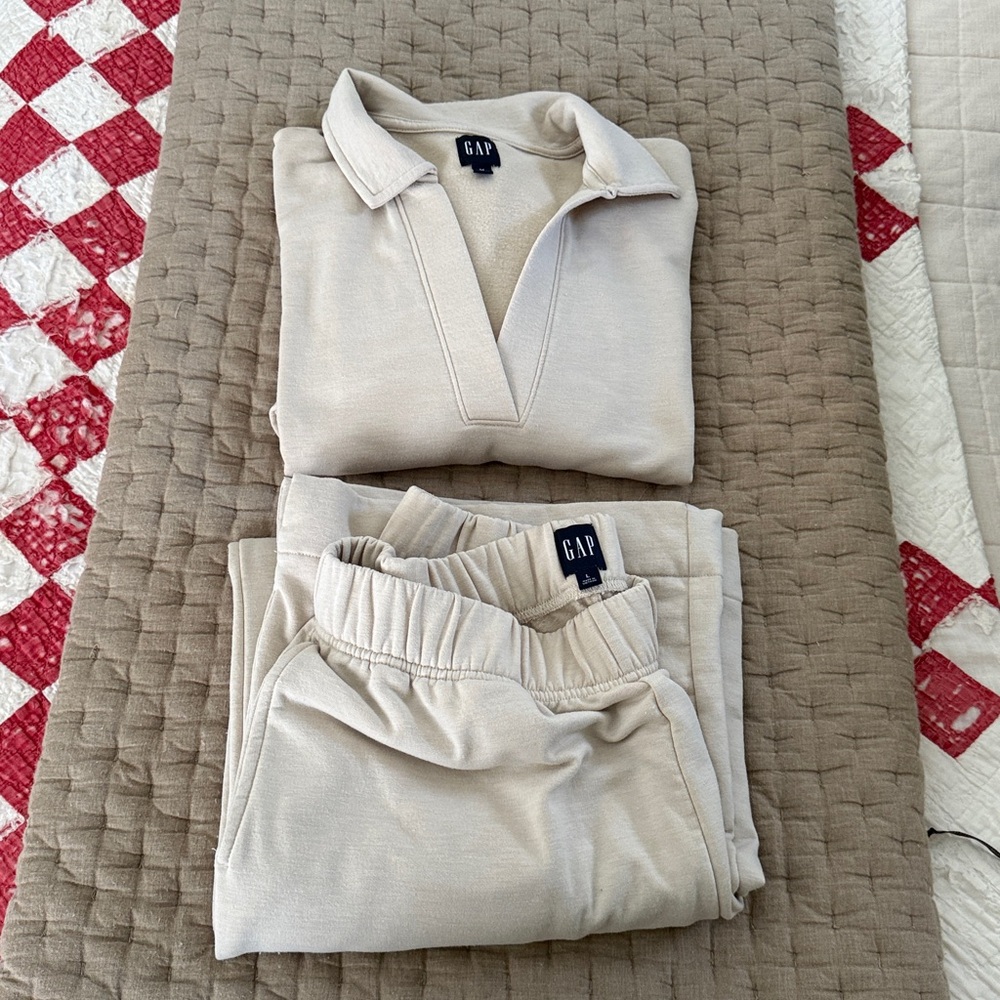 GAP Matching Wide Leg Sweat Set - Top: Size M, Pants: Size L